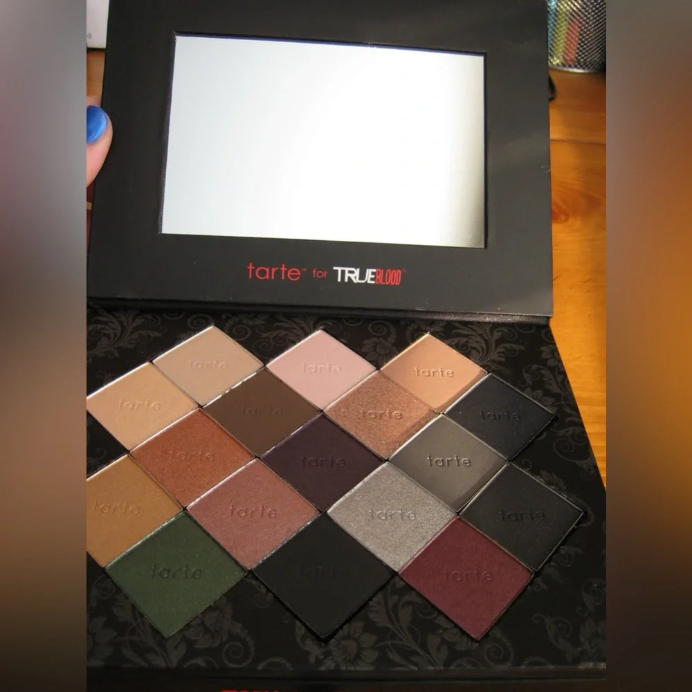 Tarte True Blood Eyeshadow Palette New in Box - Picture 4 of 6